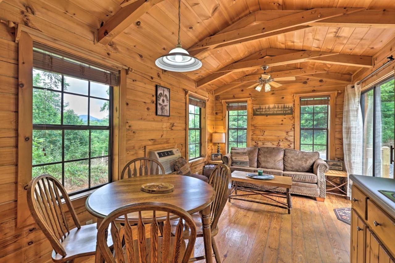 Quaint Log Cabin With Views Near West Jefferson Warrensville Exterior foto